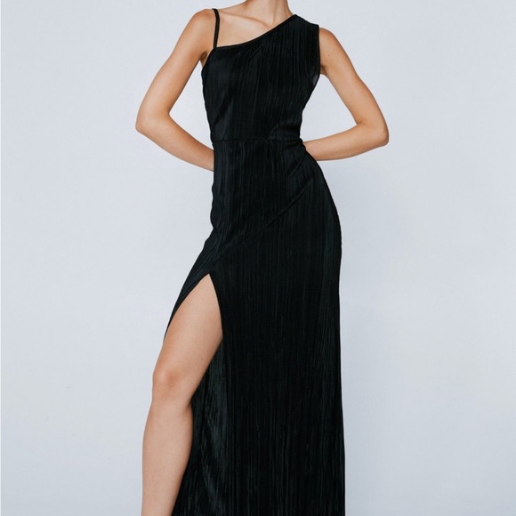 NASTY GAL Plisse Maxi Dress - Picture 3 of 3